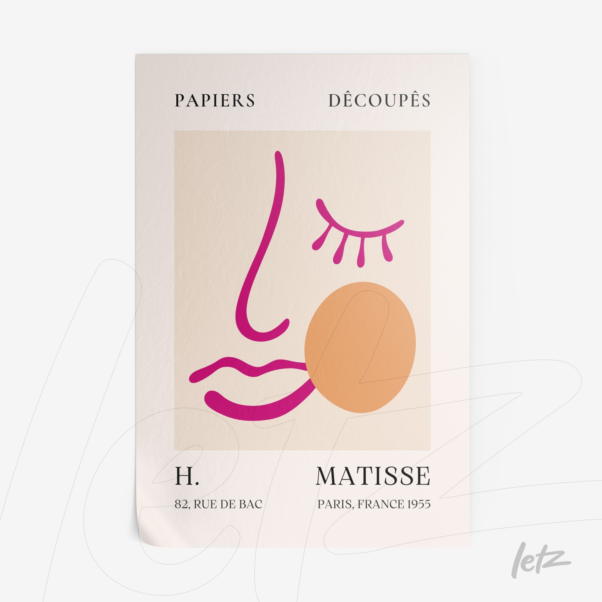 quadro com arte moderna de rosto estilizado em desenho minimalista com fundo claro e formas geométricas em tons de rosa e laranja