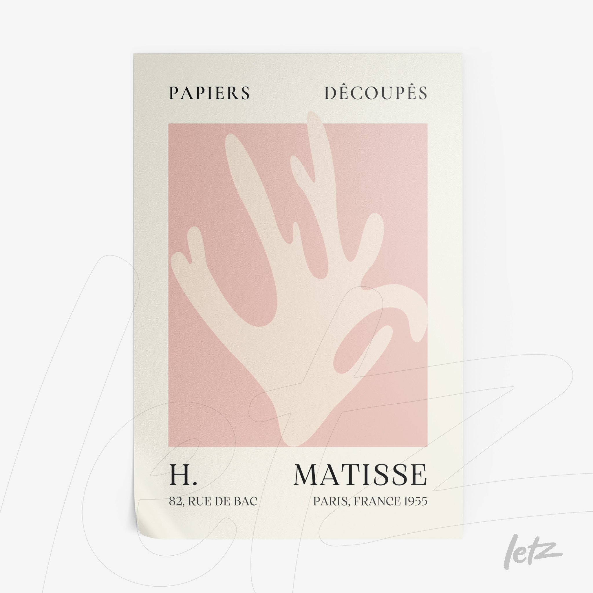 quadro com arte estilizada de uma mão em fundo rosa suave, moldura branca e tipografia estilizada em preto