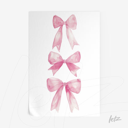 quadro com ilustrações de laços rosa em aquarela dispostos verticalmente sobre fundo branco